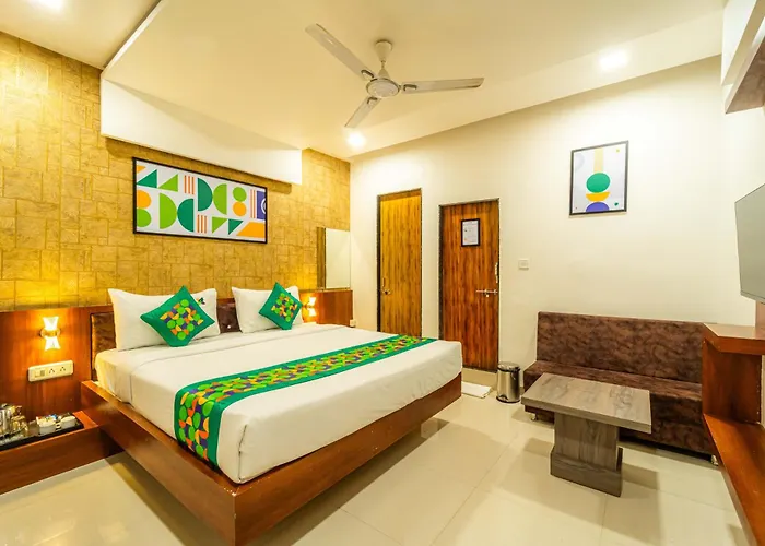 Fabhotel Ten Eleven Grand Indore